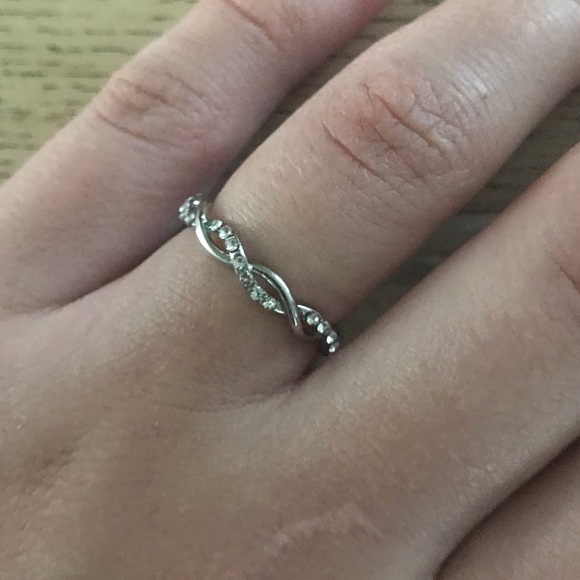 New Pattern Twisted Rope Micro Cubic Zirconia ring - Picture 2 of 2